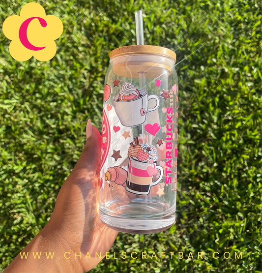 Cafecito Y Chisme 20oz glass cup with bamboo lid and straw